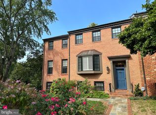 6318 Golf Course Sq, Alexandria, VA 22307