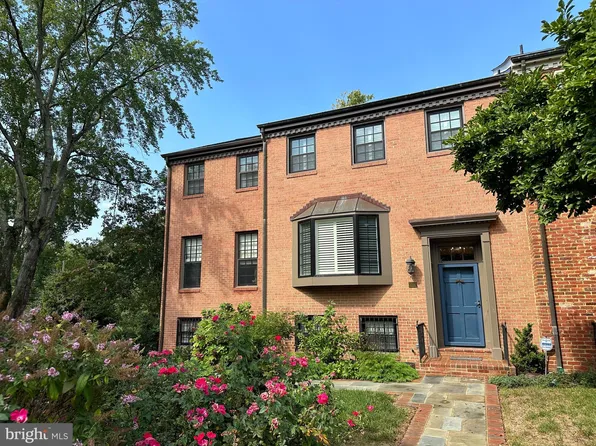 6318 Golf Course Sq, Alexandria, VA 22307