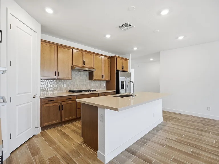 21435 W Meadowbrook Ave — Photo 17
