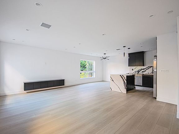 5th image of 1223 N June St