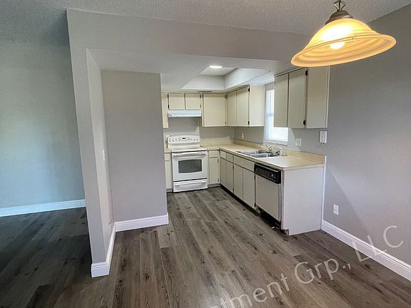 2nd image of 5640-5648 S Rio Grande Ave #5656