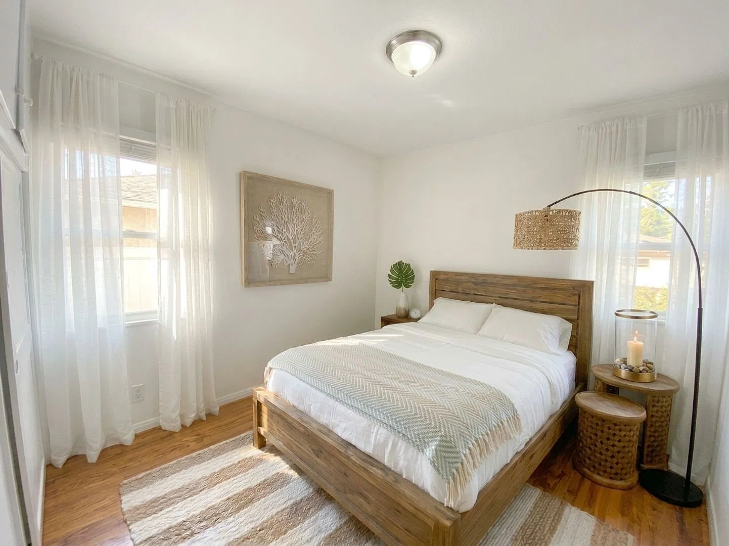 Great University Heights Location 2b/1b! On Site No Charge Laundry! Large Patio Deck! — Photo 4
