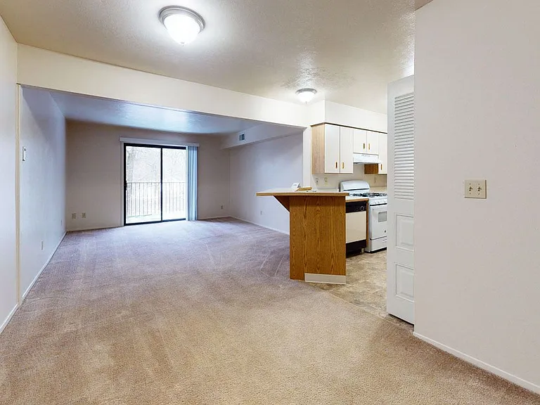 Glenn Valley Apartments — Photo 47