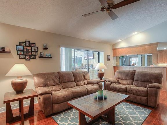 5th image of 3097 Edgemoor Dr