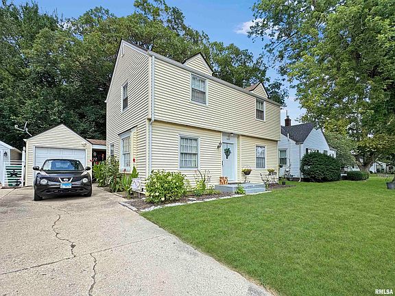 3rd image of 609 N Iris Ct