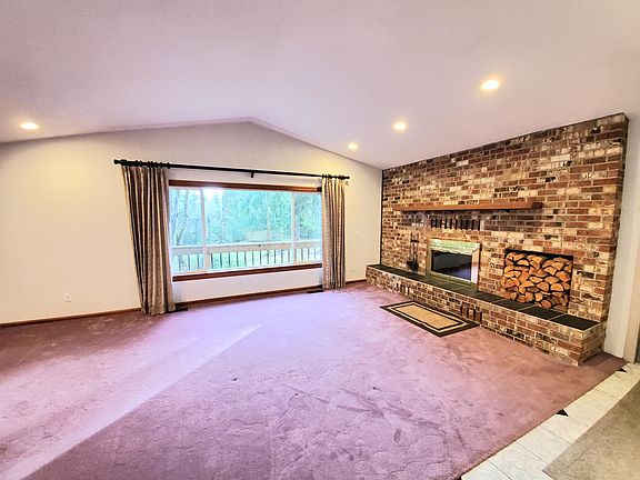 4th image of 8107 350th St E