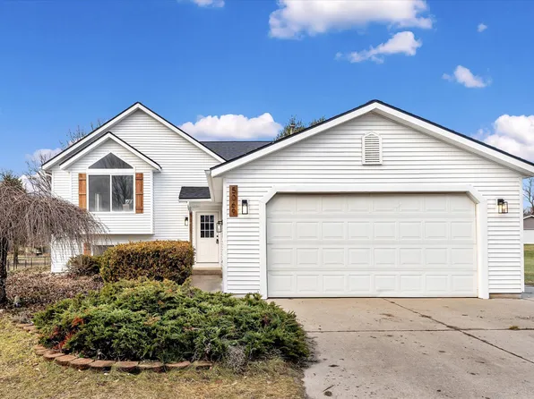 5069 Dio Dr, Cedar Springs, MI 49319