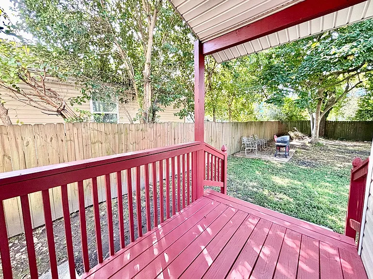 2841 Earlscourt Ave — Photo 15