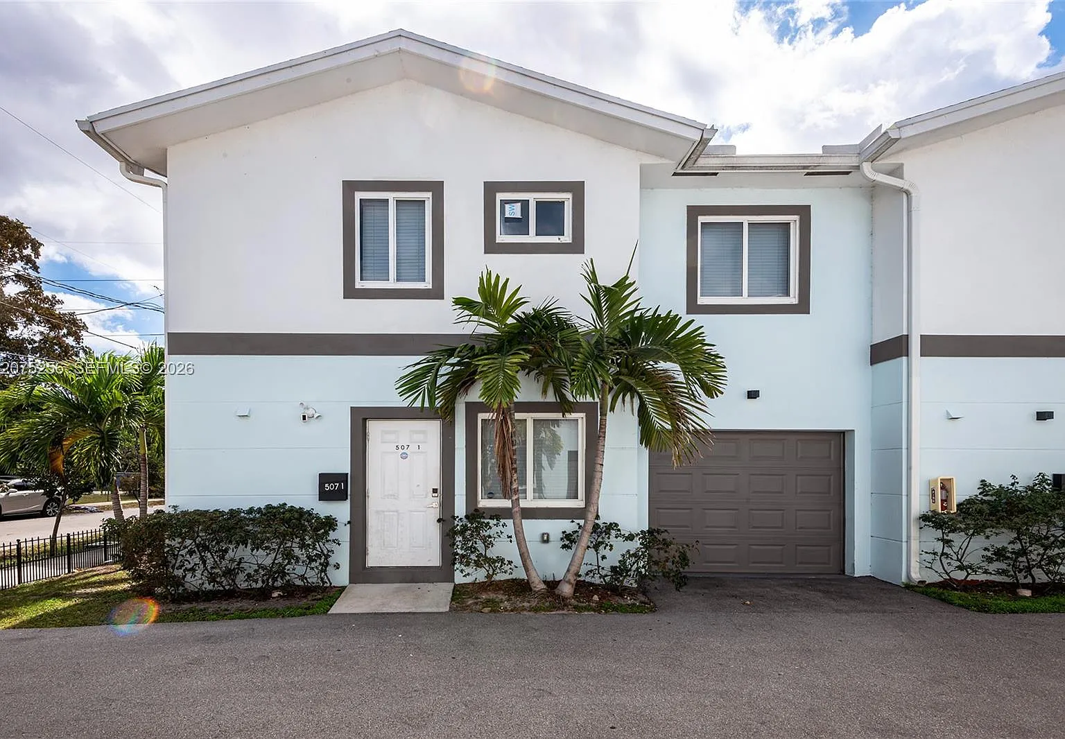 North Lauderdale — Photo 2