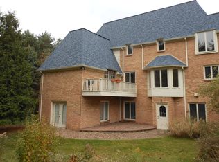 8308 Fenton Rd, Grand Blanc, MI 48439