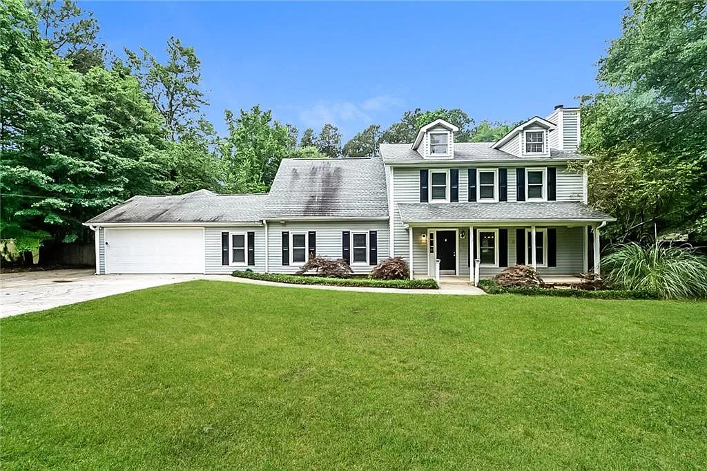 4 bed, 2.5 bath, 2546 sqft, $2,345 — Photo 1