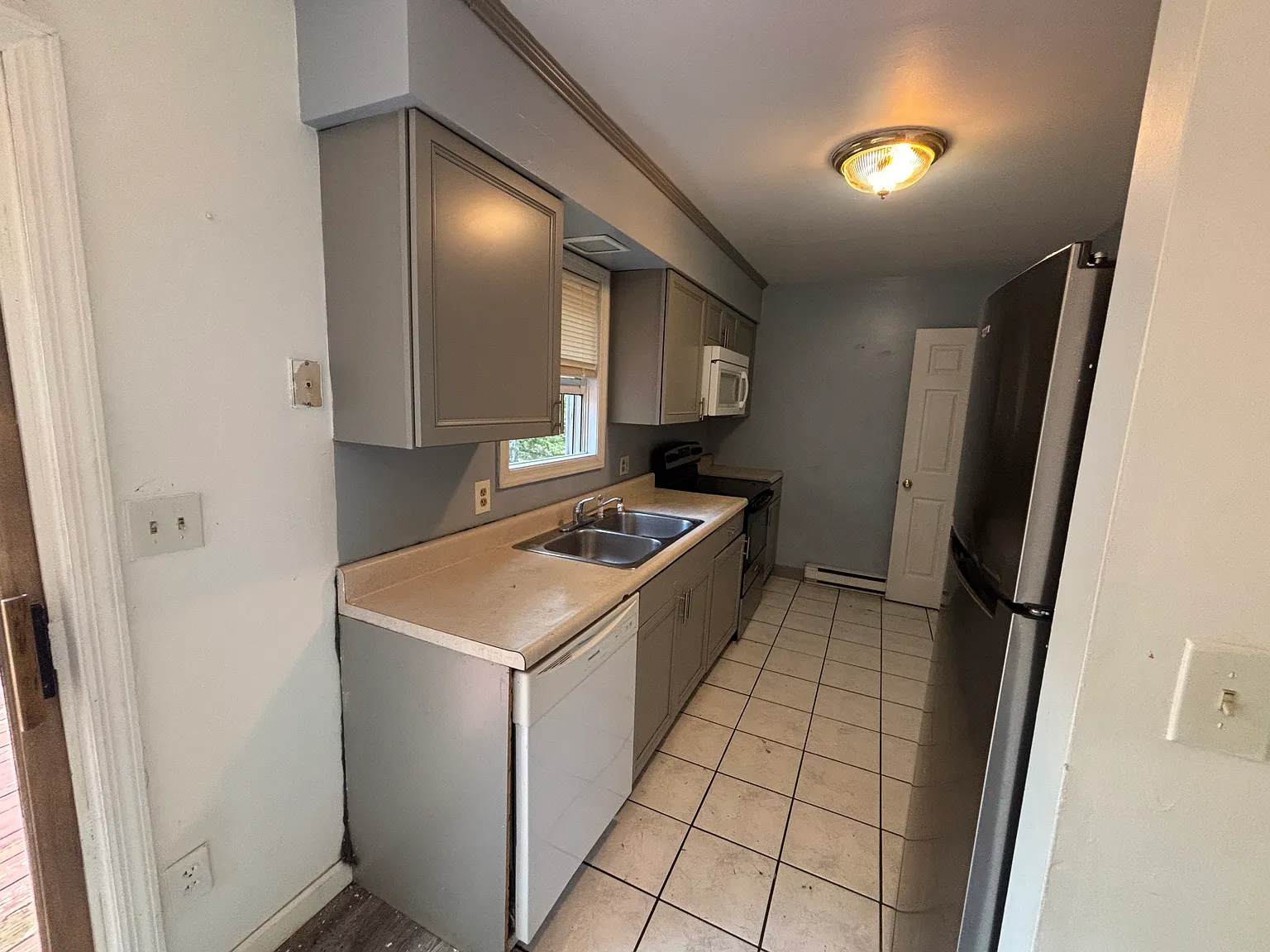 211 Mallard Ln — Photo 4
