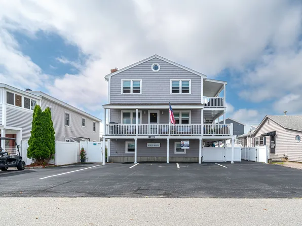 131 Franklin St #2, Seabrook, NH 03874