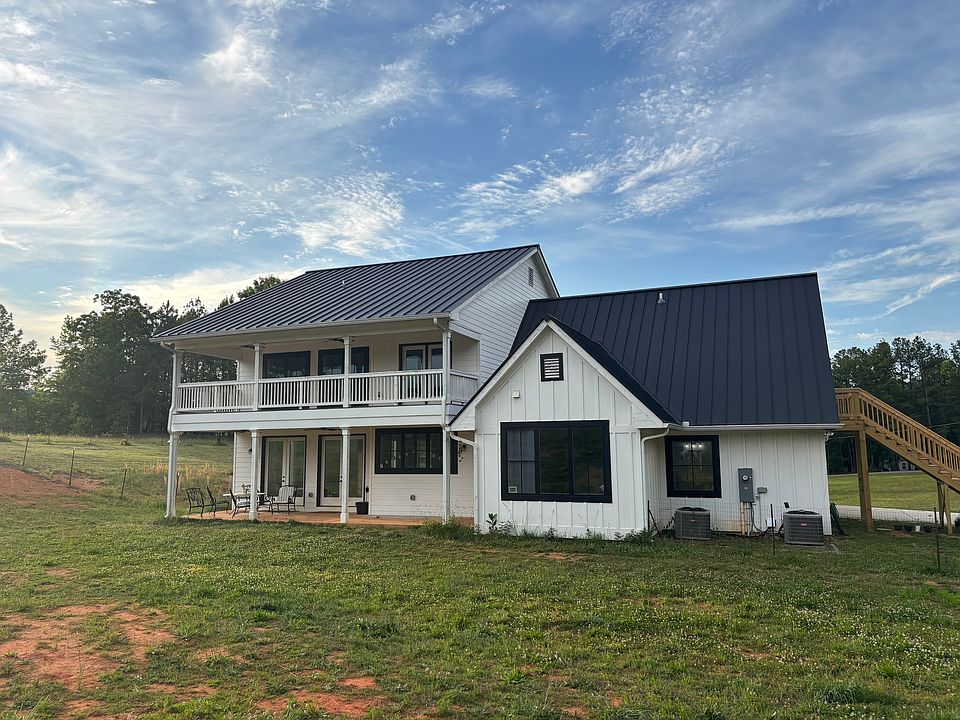 2nd image of 21 Black Rd NE