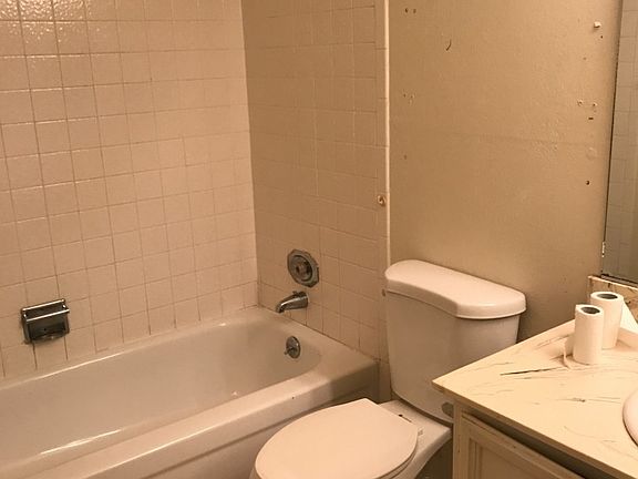 4th image of 6433 Trajan Dr