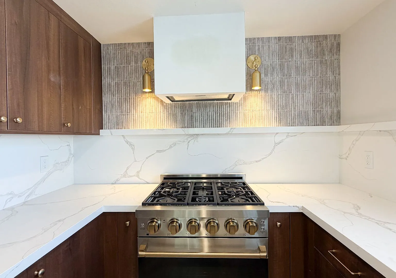 2438 Myrtle Ave — Photo 4