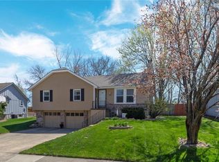 915 SE 7th St, Lees Summit, MO 64063