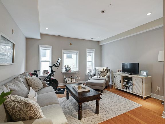 2nd image of 1822 South St #B
