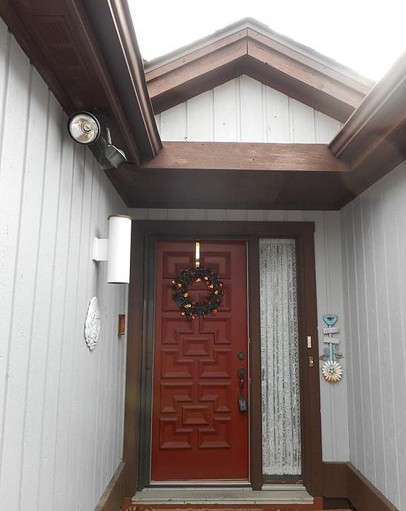 1st image of 20 Pinewood Dr