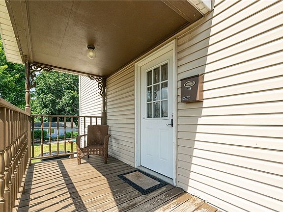 3rd image of 414 W Ridge Ave
