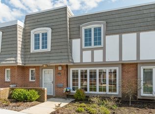 1442 Toulon Ct, Highland Park, IL 60035