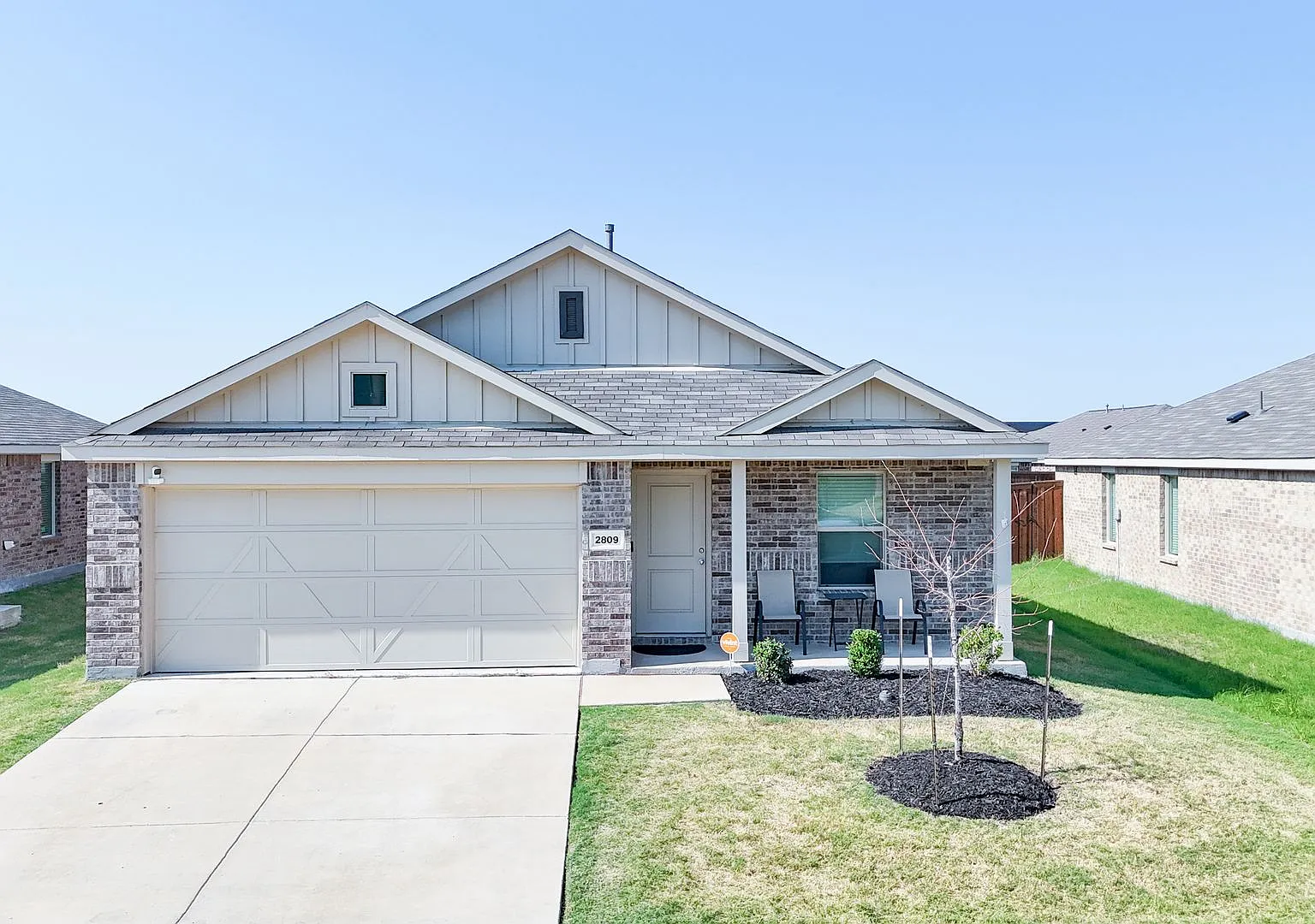 4 bed, 2.0 bath, 1720 sqft, $2,300 — Photo 1