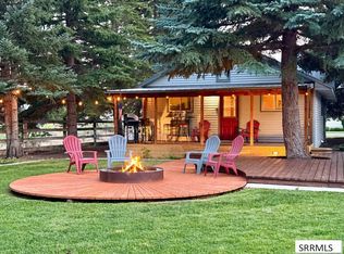 706 College St, Mackay, ID 83251
