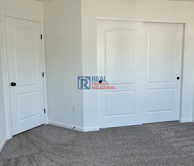 1298 Woodstone Way — Photo 6