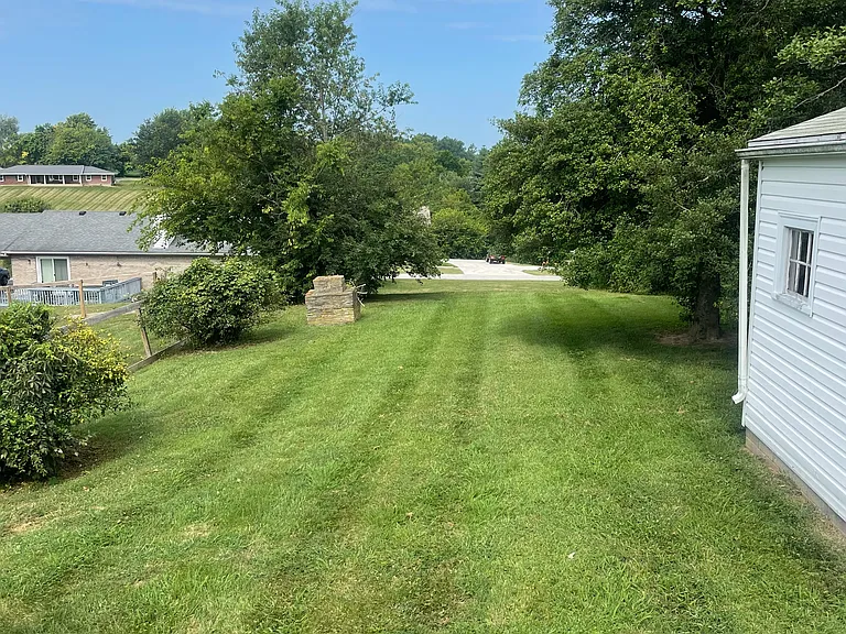 79 Lakeview Dr — Photo 9