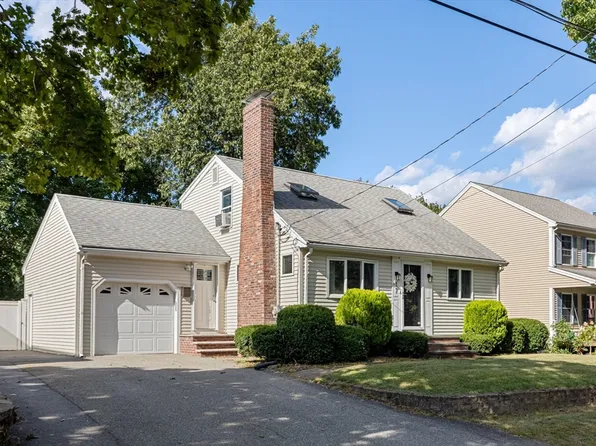 17 Lewis St, Reading, MA 01867