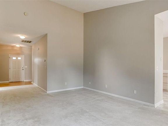2nd image of 4 Catalpa Cir