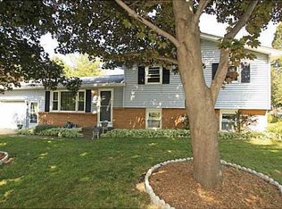 18 Charlene Dr, Rochester, NY 14606