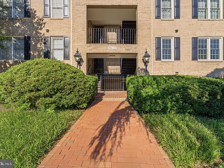 5705 Brewer House Cir #T2 — Photo 3