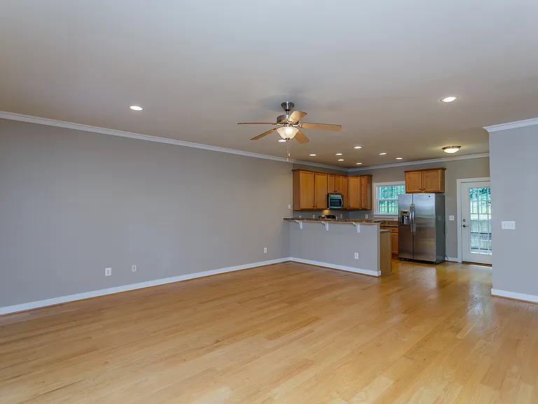 154 Brookwood Dr — Photo 2