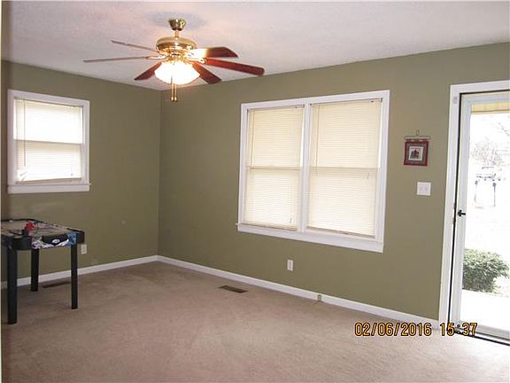 3rd image of 570 Meadowbrook Dr