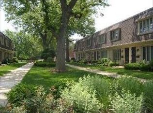 2136 W 111th St #17, Chicago, IL 60643