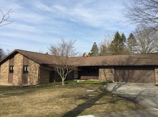 2229 Delange Dr SE, Grand Rapids, MI 49506