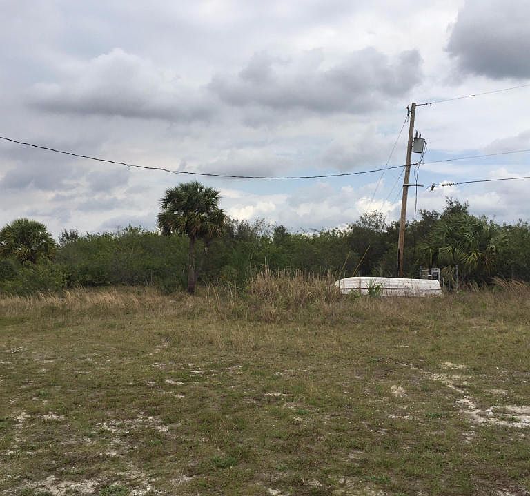1st image of 20636 Louise St