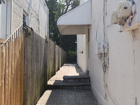 2nd image of 714A Carmen Dr #714A