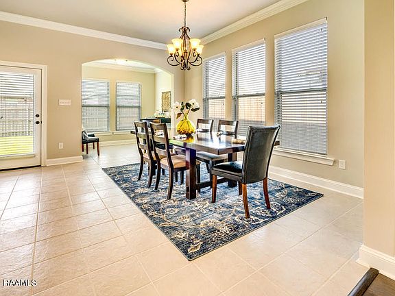 5th image of 201 Meadowland Dr