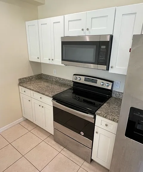517 SE 5th Pl — Photo 4