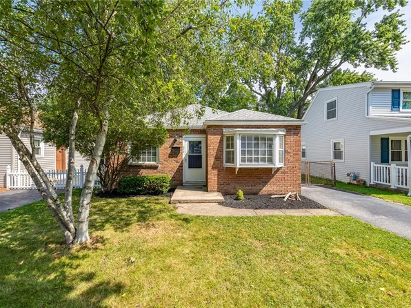 374 Brayton Rd, Rochester, NY 14616