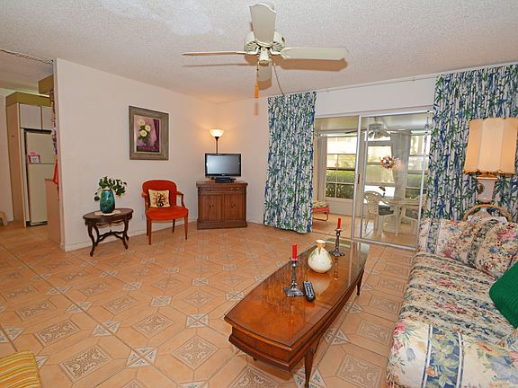 5th image of 3246 40th Way S APT B
