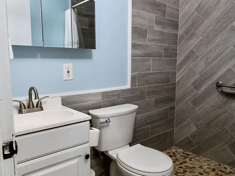 933 Ocean Blvd #9 — Photo 4
