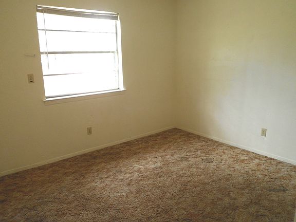3rd image of 4502 Arlen Ave