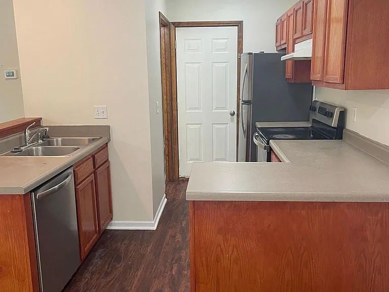 2504 Deerfield Blvd — Photo 5