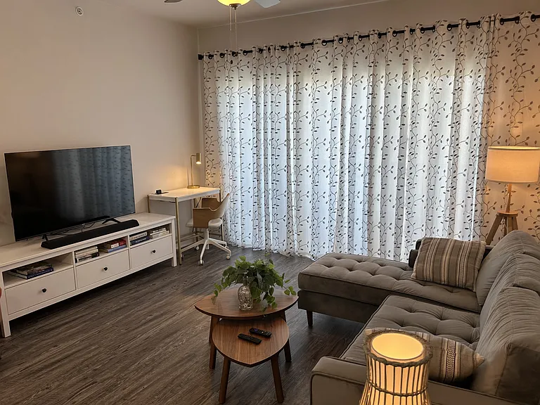 1601 N Windsor Ave #307 — Photo 14