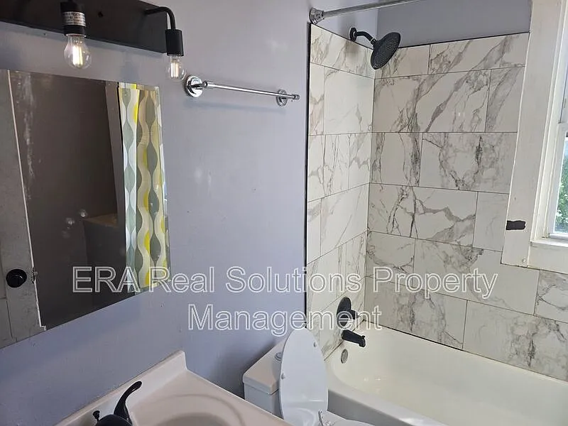3 bed, 1.0 bath, 1113 sqft, $1,200 — Photo 3