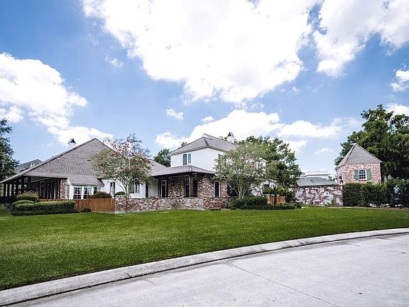 2nd image of 1 Kingsmill Ln