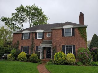 22 Cedar Pl, Garden City, NY 11530